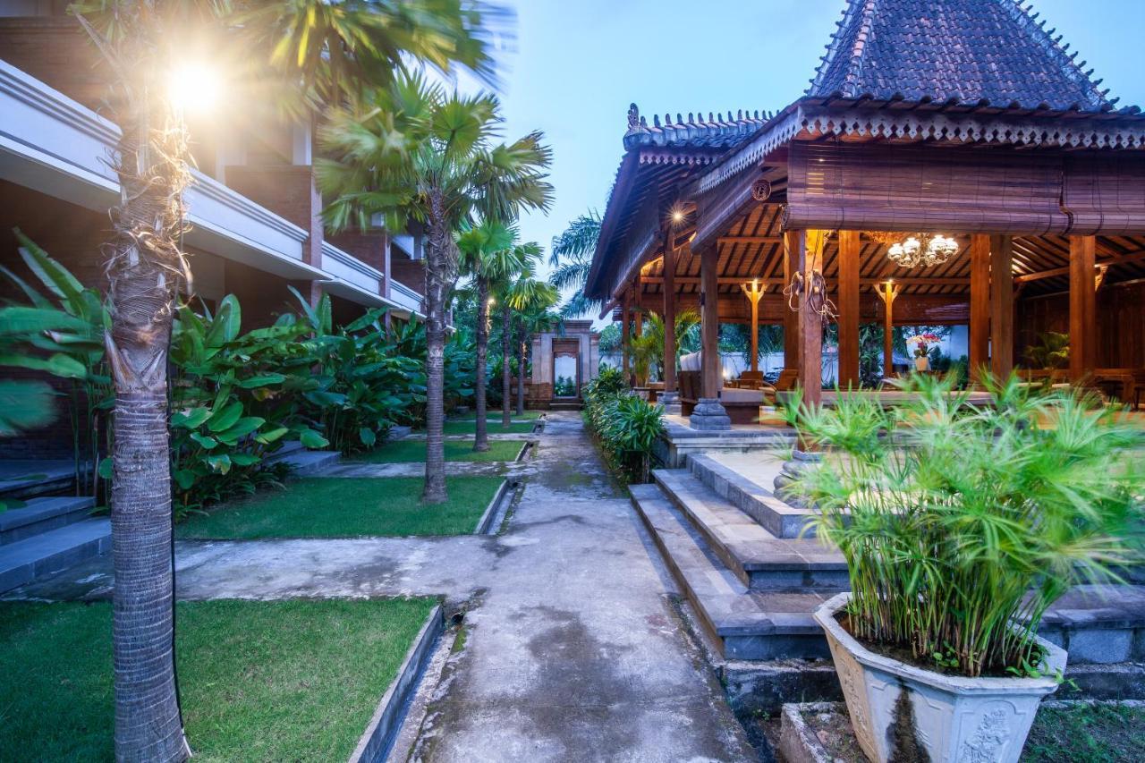 Apartment 1-bedroom 5-minutes Walk To *